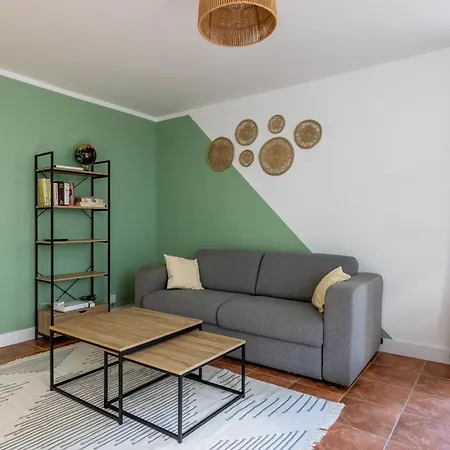 Apartmán Available - Entire - 10mn T12 - Rer D, Paris 33mn, From 1 To 6 Guests, Undergroung Private Parking, Shopping Mall, Swimming Pool, Skating Rink, Theatre, Cinema, Library *